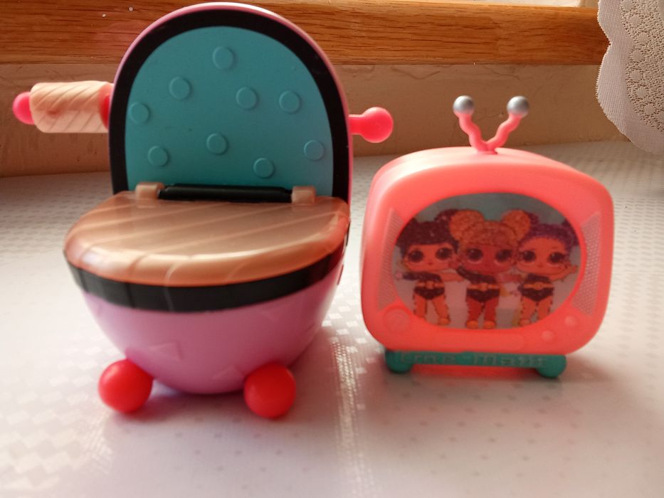 Меблі лол унітаз зі звуковим ефектом телевізор