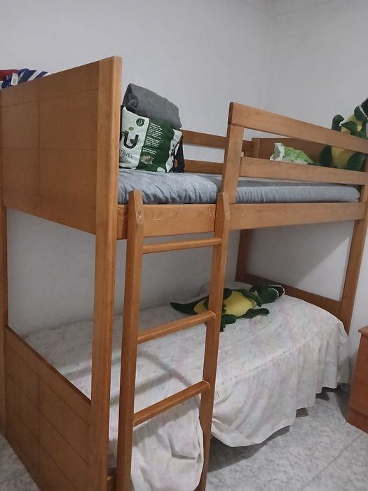 Vendo beliche de madeira sem colchão