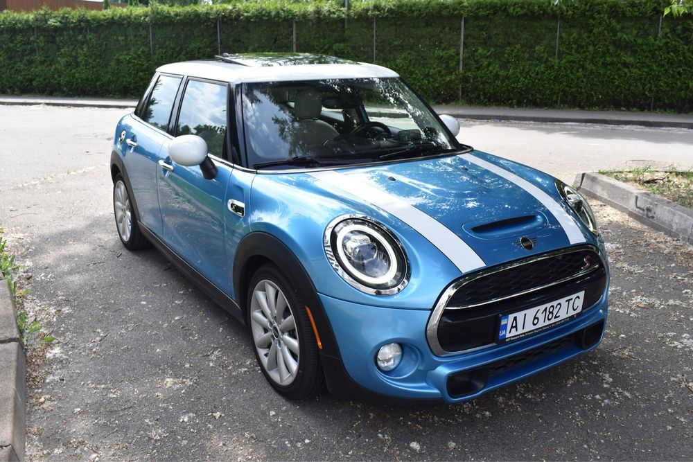 MINI Cooper S F55 2018