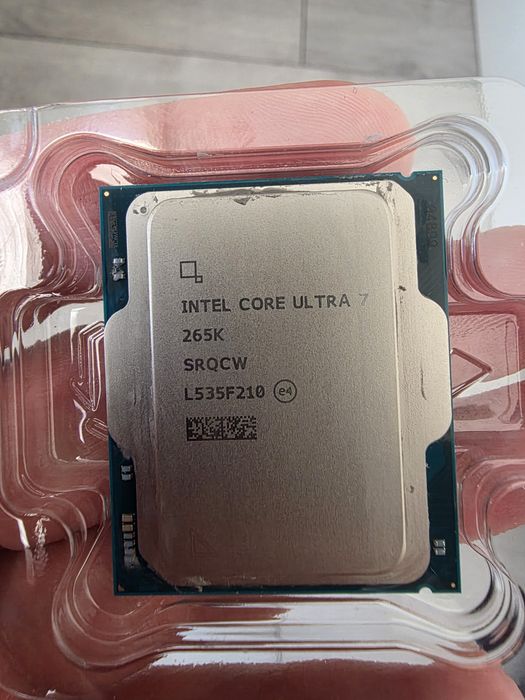 Intel Core i7 265k SRQCW