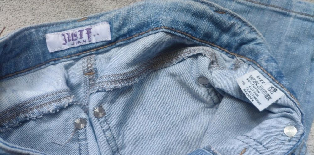 Jasne cieniowane jeansy 99% bawełna