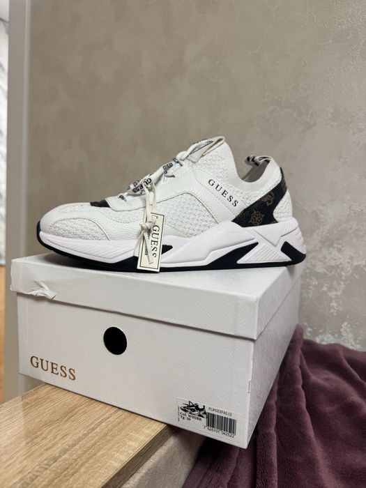 Кросівки Guess оригінал