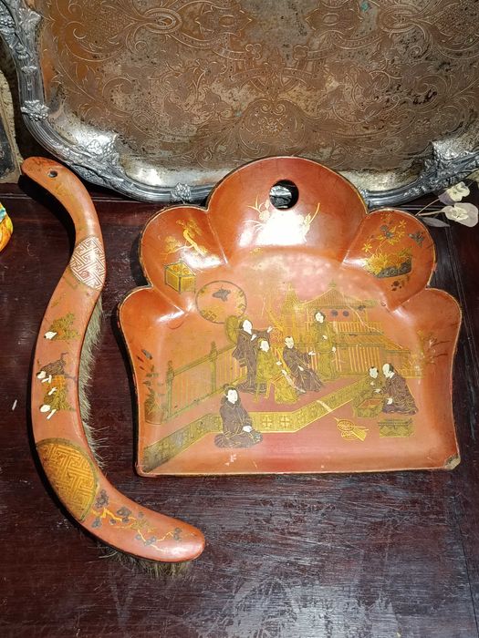 Apanha Migalhas escova Madeira Lacada Papel Machê China Séc XIX 34 cm