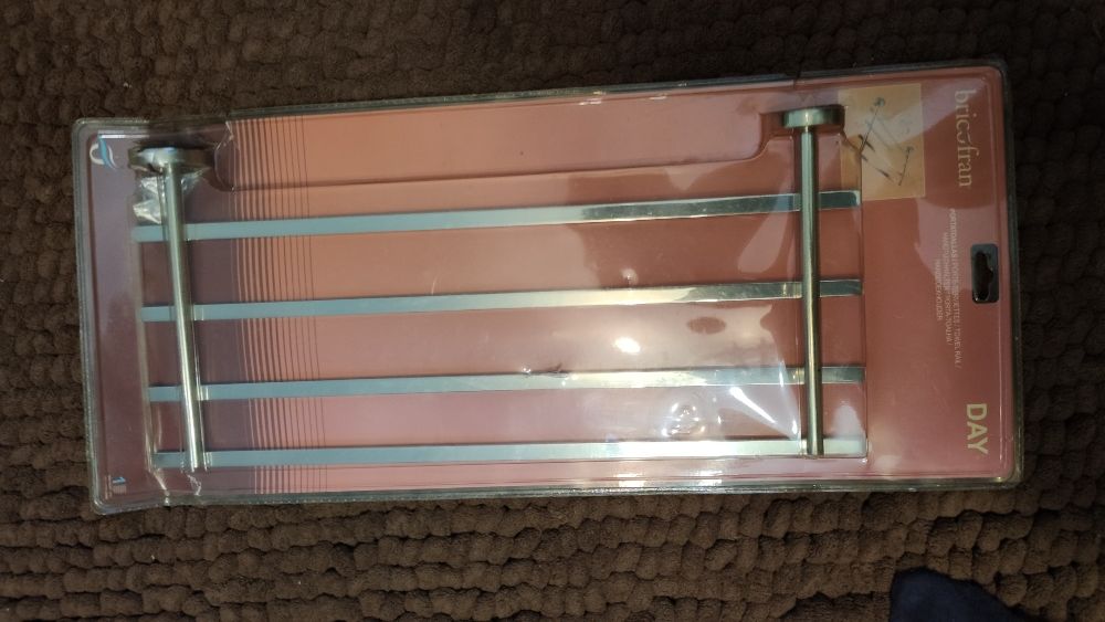 Suporte em INOX para toalhas WC - prateleira