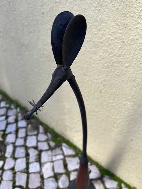Rato em ferro e madeira