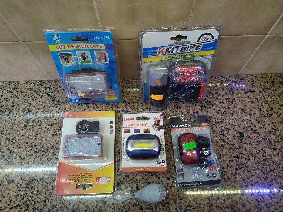 Lanternas para bicicleta ou trotinete casa carro quarto apartamento.