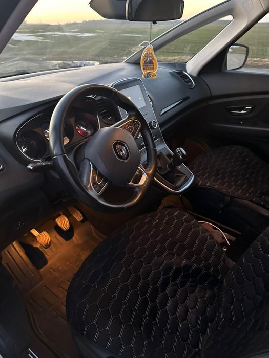 Продам автомобіль Рено сценік 4