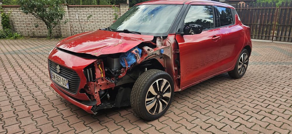 Suzuki Swift  Hybryda  75 tyś km, full