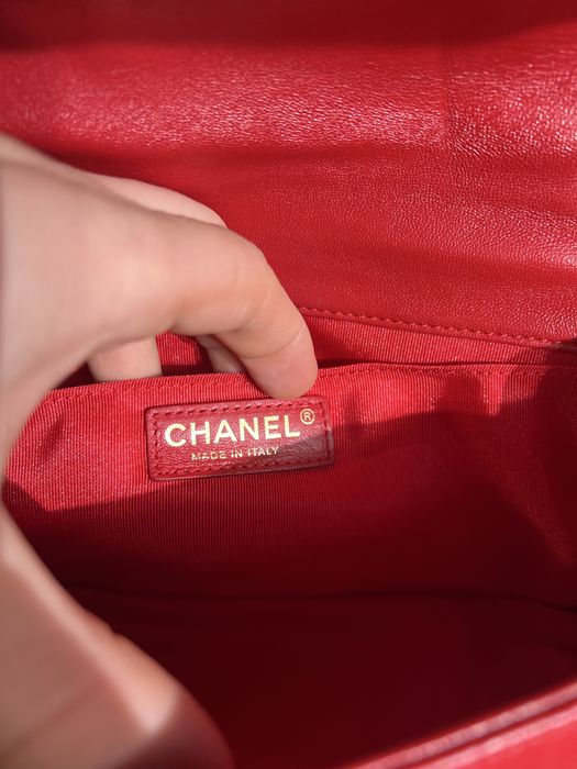 Оригінальна сумка Chanel Boy Bag червона, шкіра, з ланцюжком