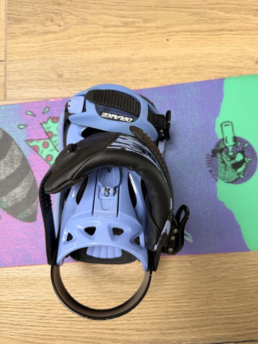 Deska snowboardowa misty drake 135 cm z wiązaniami drake. Stan dobry