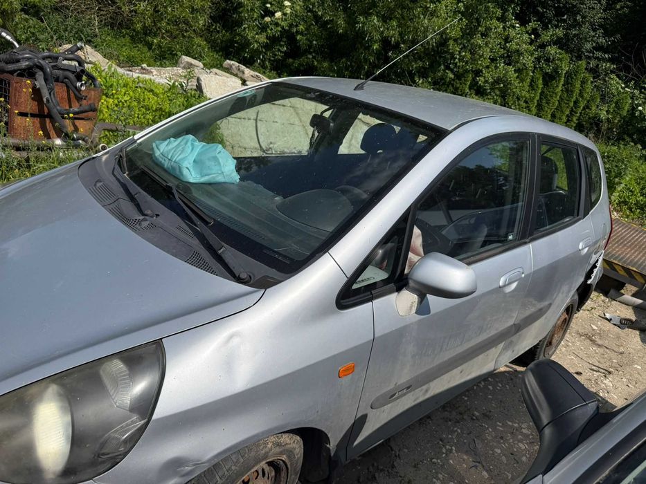 Na części zderzaki/drzwi/maska Honda JAZZ II 1.3 IDSI nh623m
