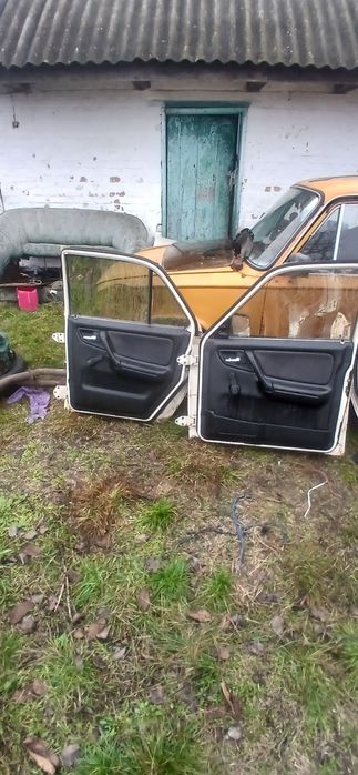 Продам  дверима на газ3110