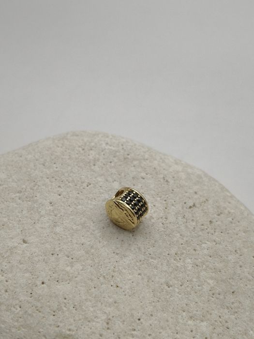 Złoty Charms Pr.585 Nowy Zapraszamy