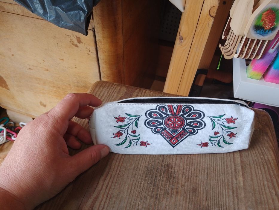 Piórnik szkolny kolory