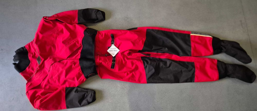 Suchy kombinezon kajakowy