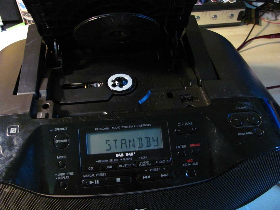 Radioodtwarzacz Sony ZS-RS70BTB CD/MP3 stereo FM DAB+ USB Bluetooth