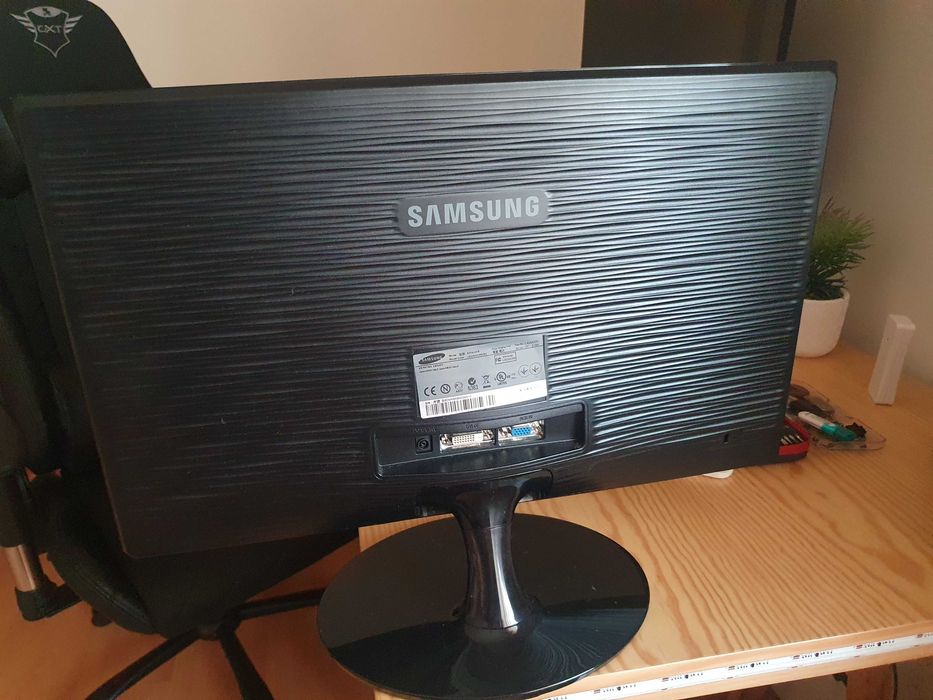 Monitor Led Samsung 22' polegadas como novo447157323821240321