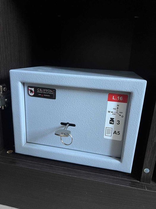 Сейф меблевий Griffon L.16.K (серый, ключовий замок)