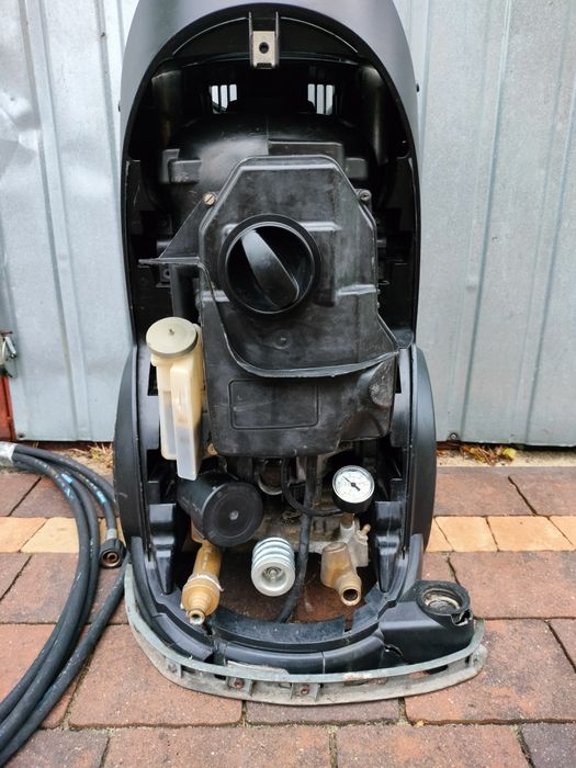Sprzedam profesjonalną myjkę Karcher HD9/20-4M