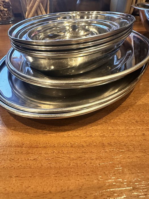 Metalowe tace i miski