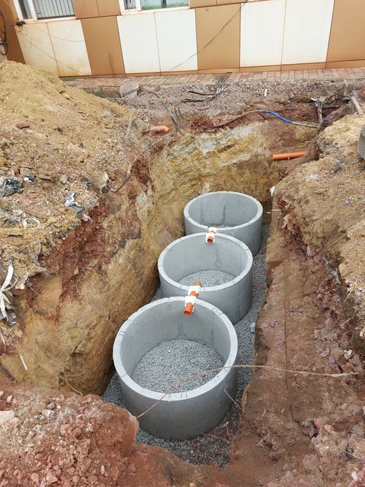 Септик , кольца бетонные ЖБИ, сливная яма. Канализация. Водоснабжение.