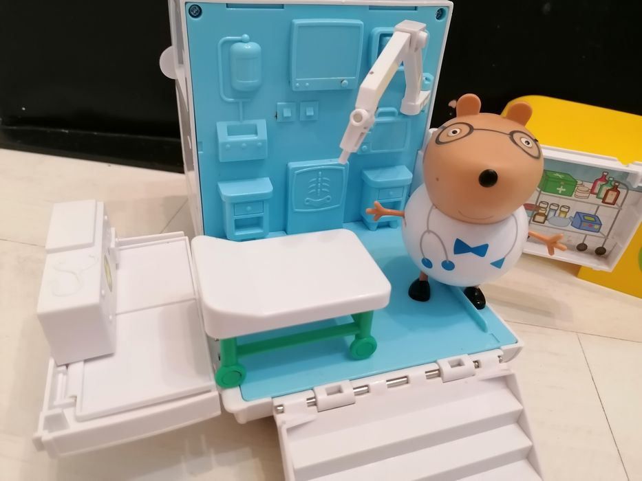 Zestaw świnka Peppa. Mobilny dentysta