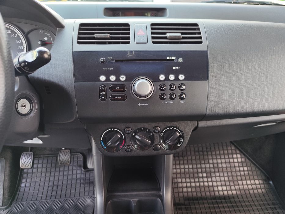 Suzuki Swift 1,3 benzyna Salon Polska pierwsza rej.2009