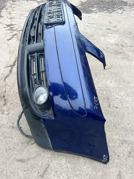 Передній бампер Фольксваген Туаран 1 Volkswagen Touran I 2003-2006