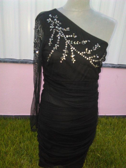 Vestido Cerimonia Preto com Pedras e transparências