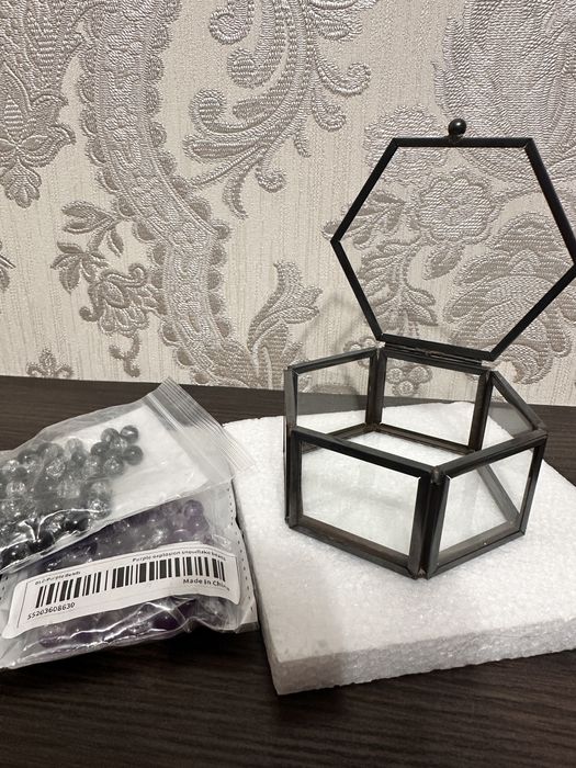 Скляна скринька для обручок