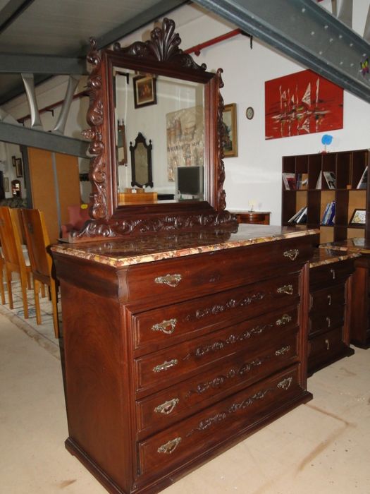 Grande cómoda antiga com espelho e tampo em pedra - óptimo estado T