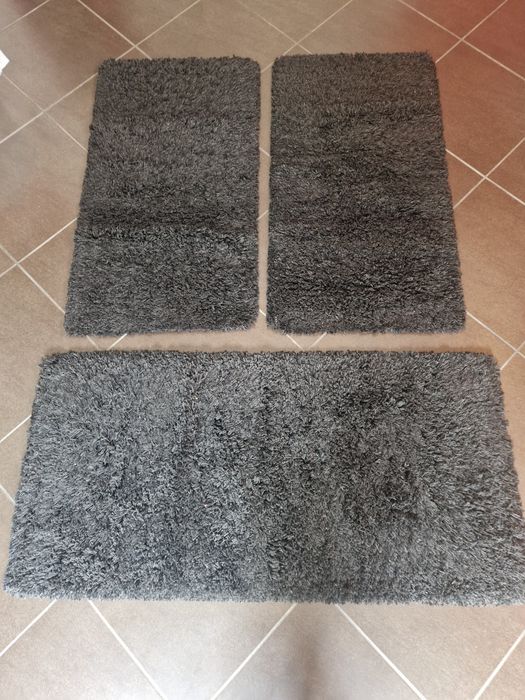 Vendo Tapetes e carpetes  usados