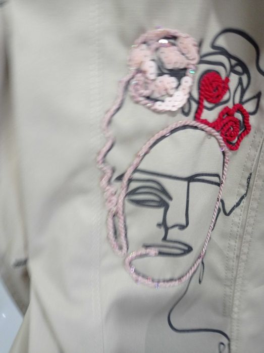 Плащ  дизайнерський розмір