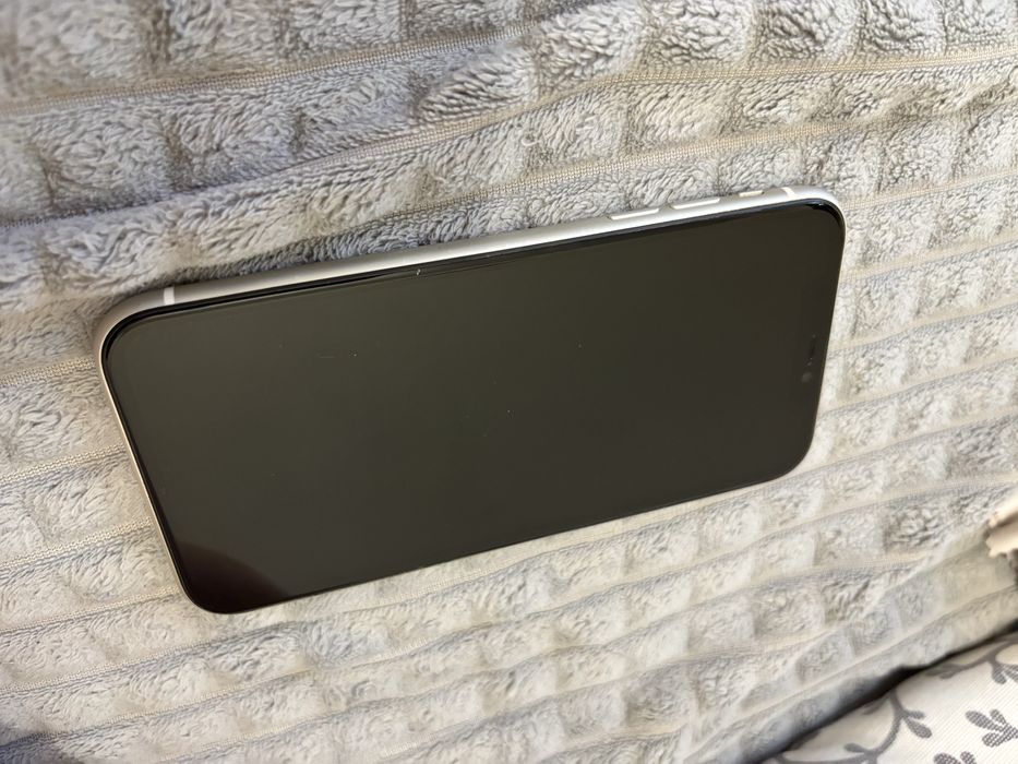 Iphone 11 Apple white 64 GB telefon biały