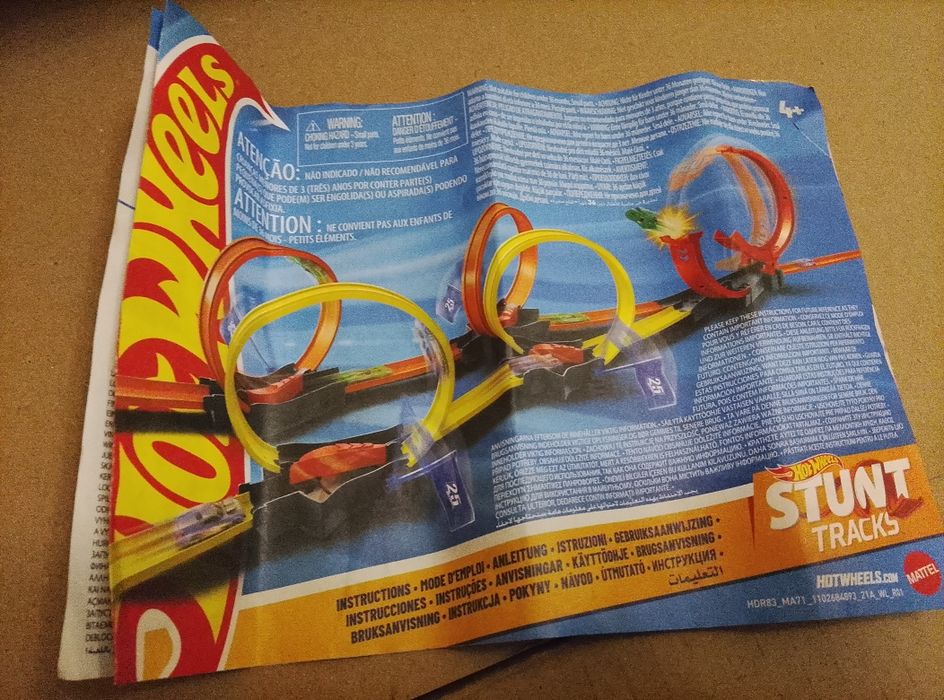 Трек Hot Wheels Карколомні трюки в петлях