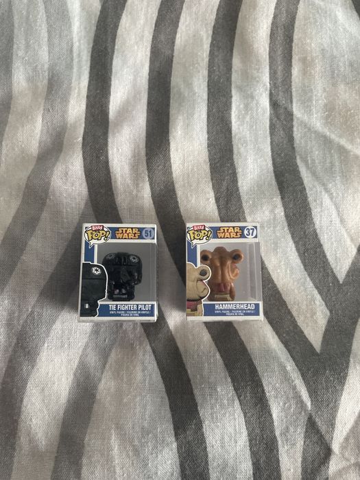 Lote 8 Miniaturas Funko Bitty Pop! Star Wars + Expositores (Com Figuras Mistério)