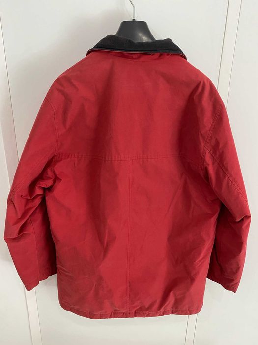 Parka Vermelha Usada