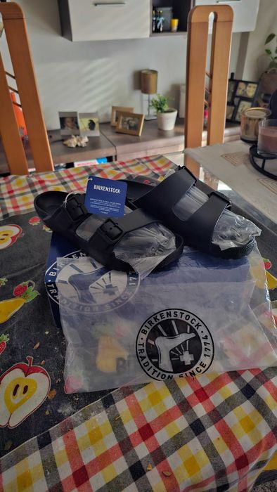 Birkenstock novas metade do preço