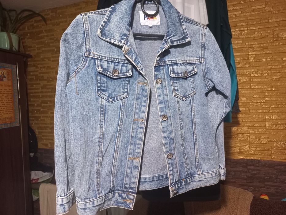 Джинсовая куртка.