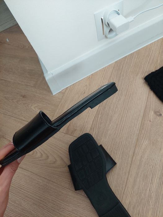 Czarne klapki eko skóra