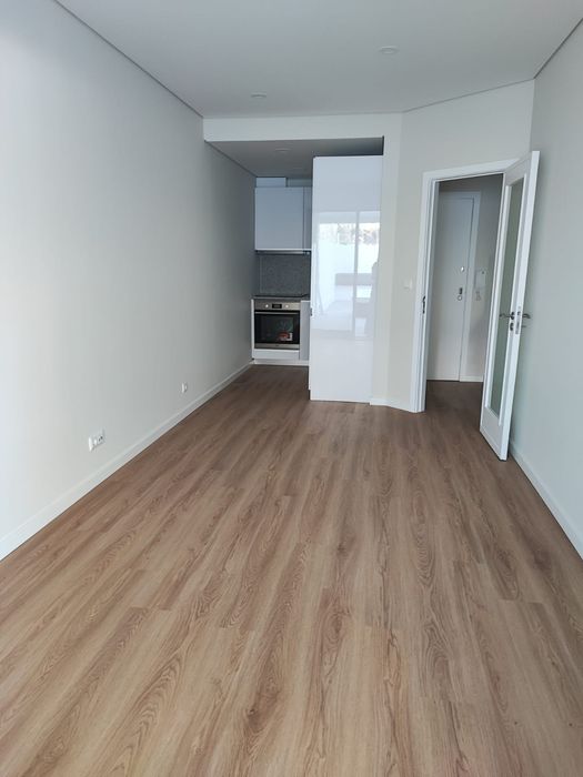 T1 para arrendar na Rua Miguel Bombarda – Porto