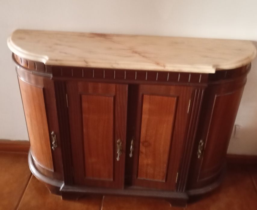 Móvel de entrada em ótimo estado