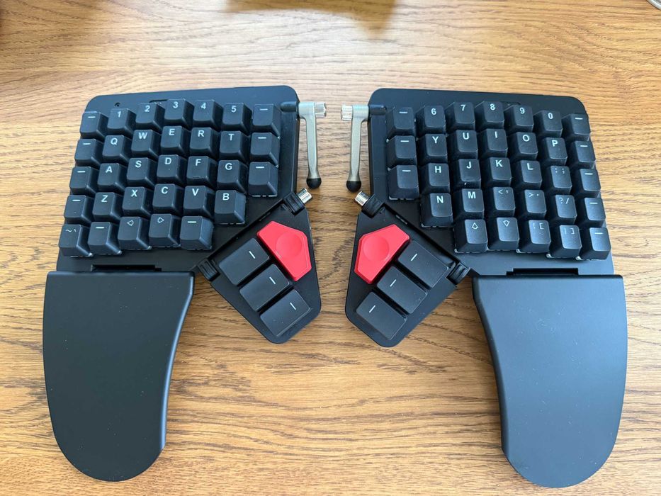 ZSA Moonlander Mark I czarna – Cherry MX Brown RGB