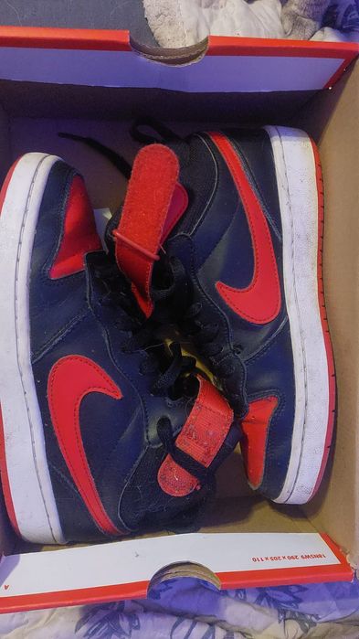 Nike court borough mid 2 37,5