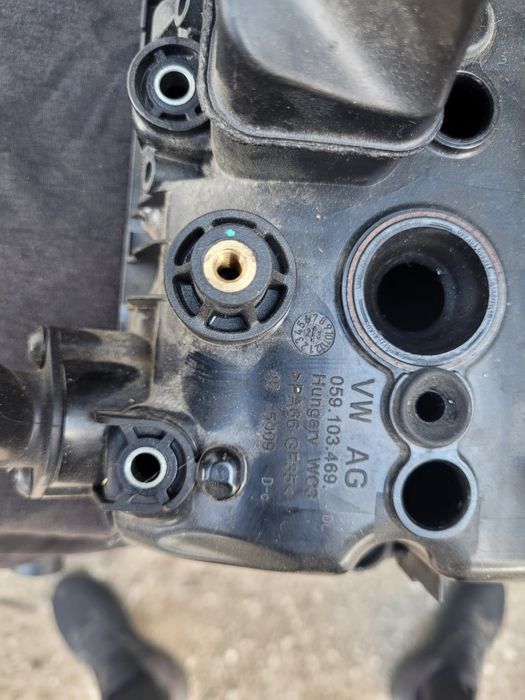 Клапані кришки Ауді 3.0 tdi 23го года