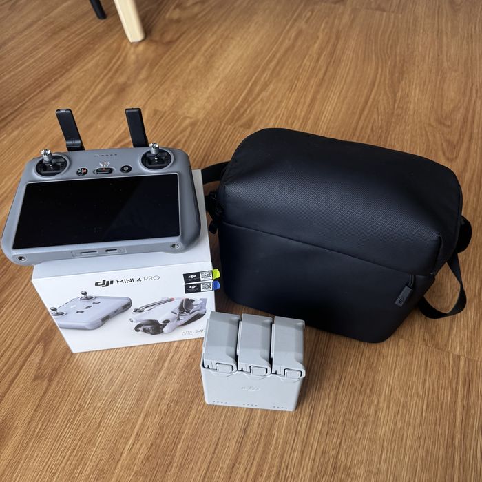 DJI Mini 4 Pro Fly More Combo