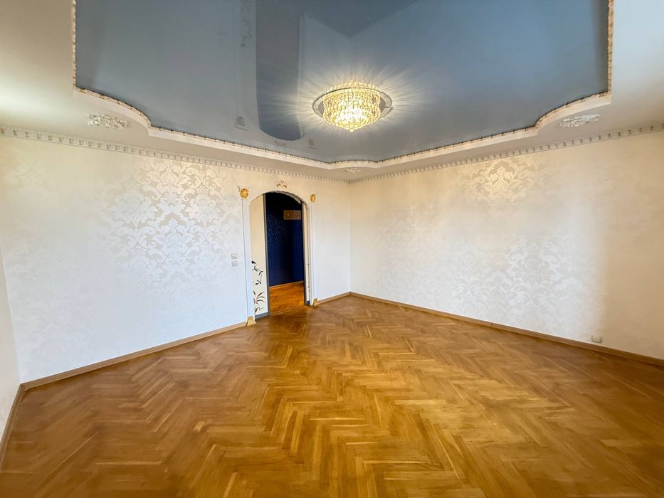 Продаж 3 кім.кв. А/О. Ремонт. Покращене планування. вул.Семенівська.