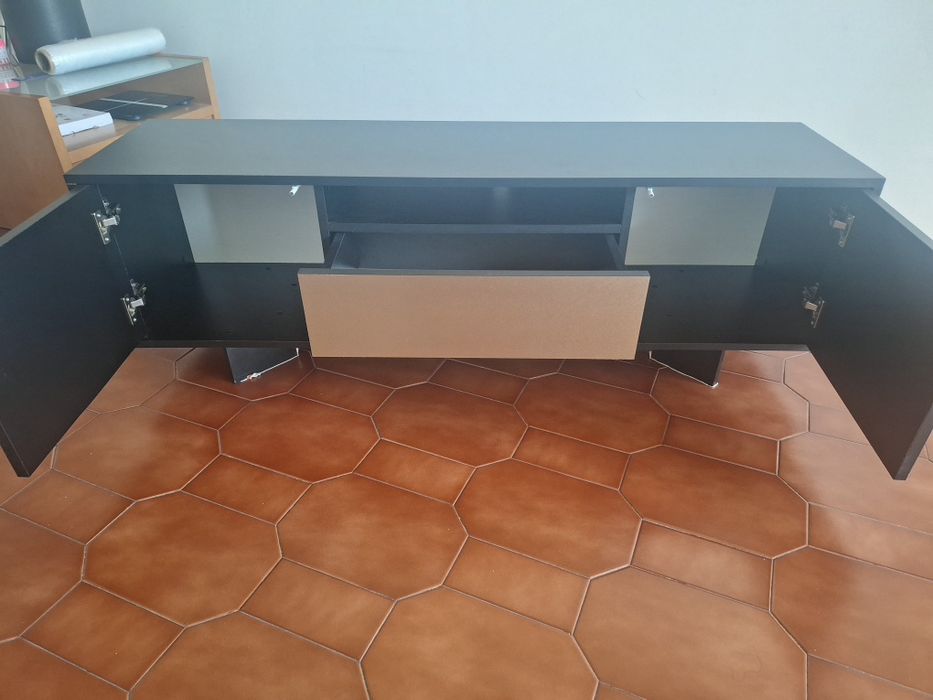Vendo um rack de televisao