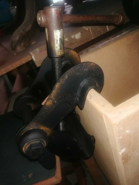 grampos industriais para suspensão em vigas