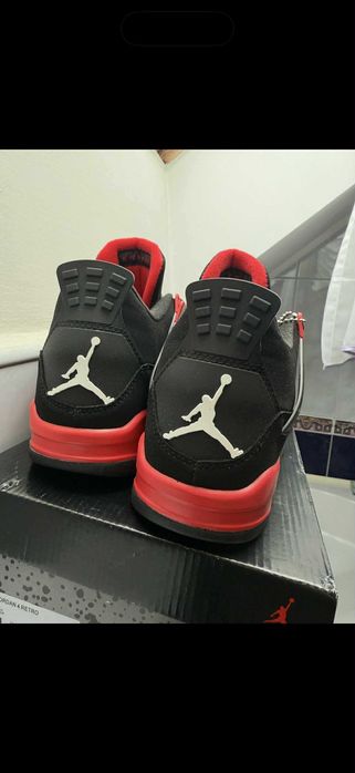 Air Jordan 4 Retro – czarno-czerwone | EU 45